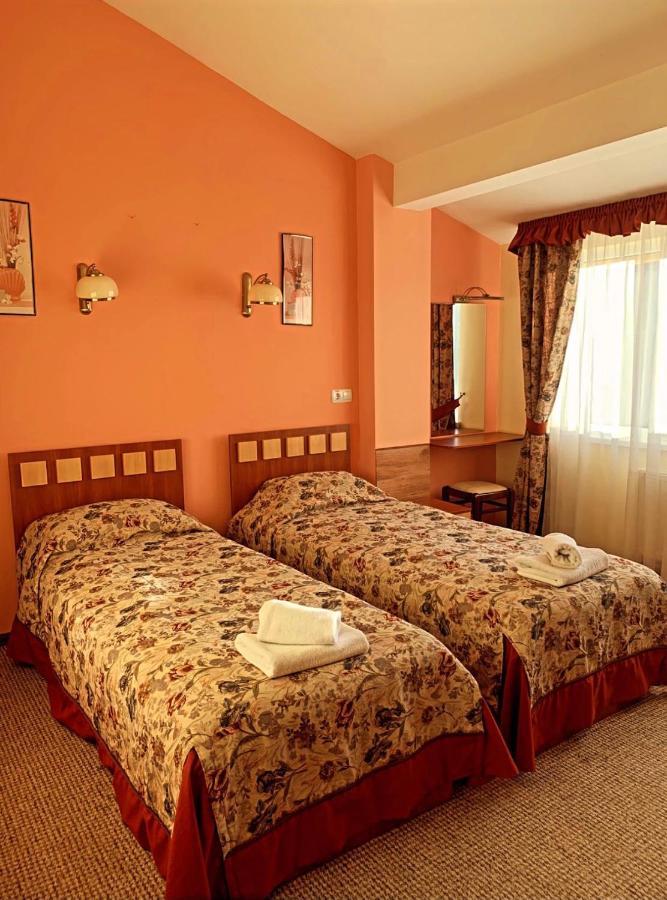 Hotel Leotel Lviv Kültér fotó